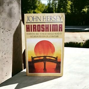 Hiroshima By John Hersey 1989 First Vintage Books Edition Paperback Historical